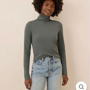 Women's Luxe Stretch Jersey Turtleneck castor Green